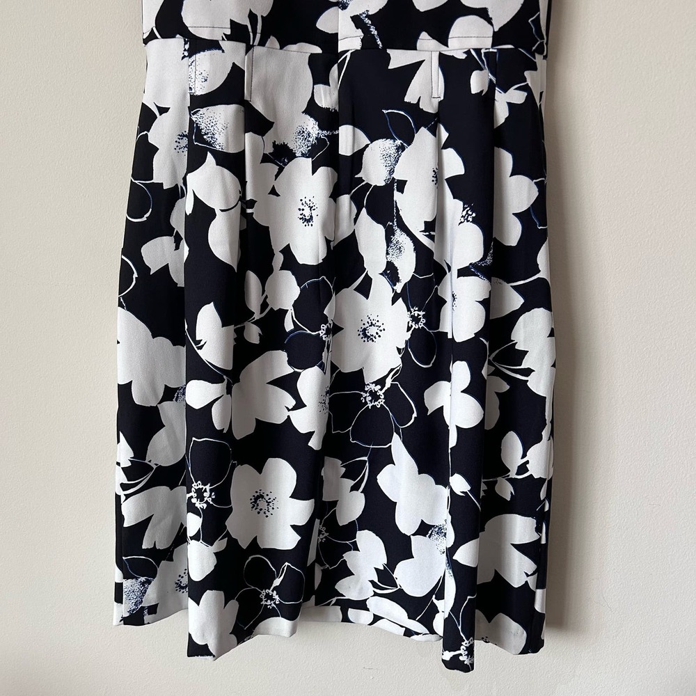 Roz & Ali Black White Floral Pleated Flared Knee Length Cocktail Dress Size 6 - Picture 7 of 7